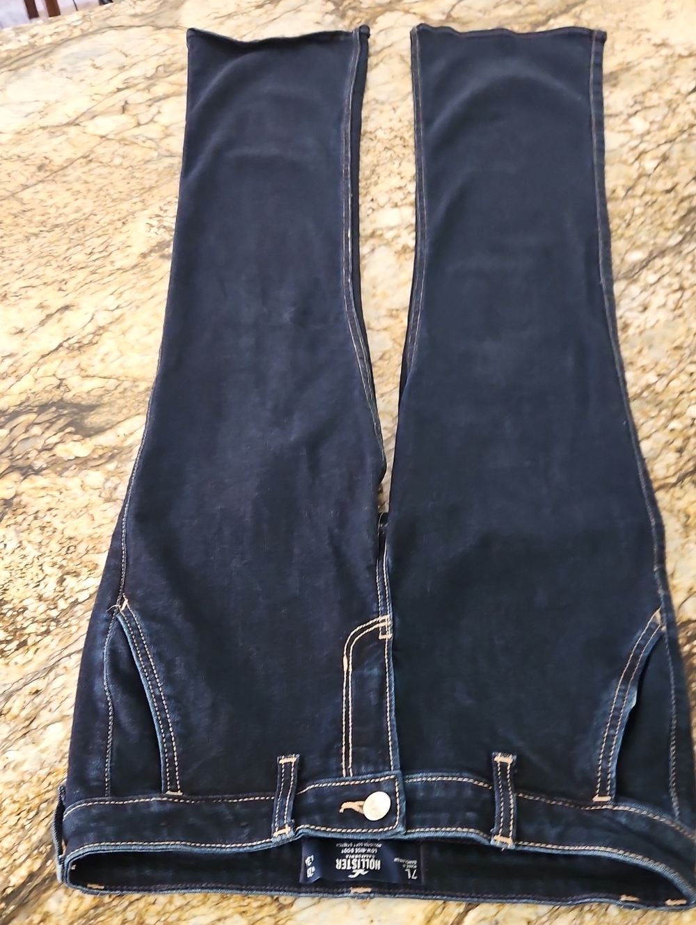 HOLLISTER Women's Bootcut Jeans. Size 28 Inseam 32" Rise 9"
